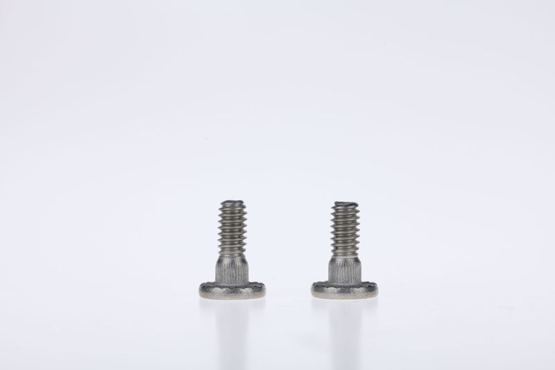 Stainless steel serration knurl screws